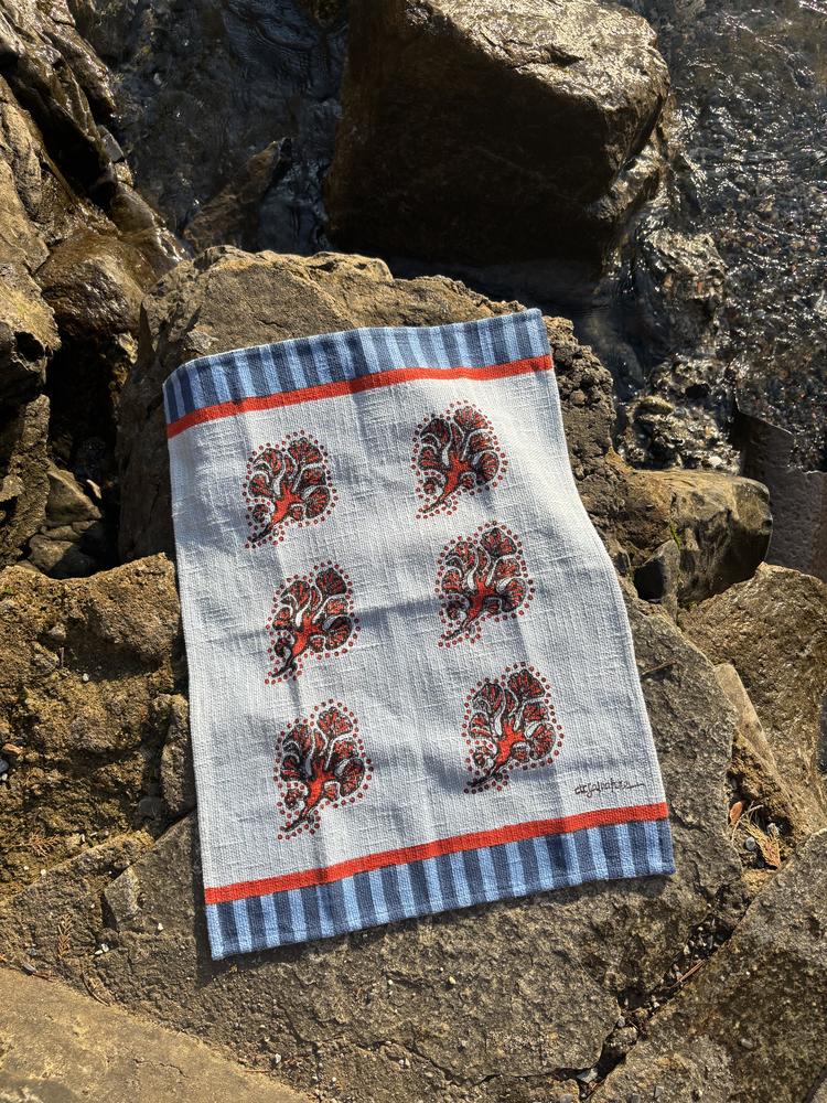 Coral Wave Hand Towel